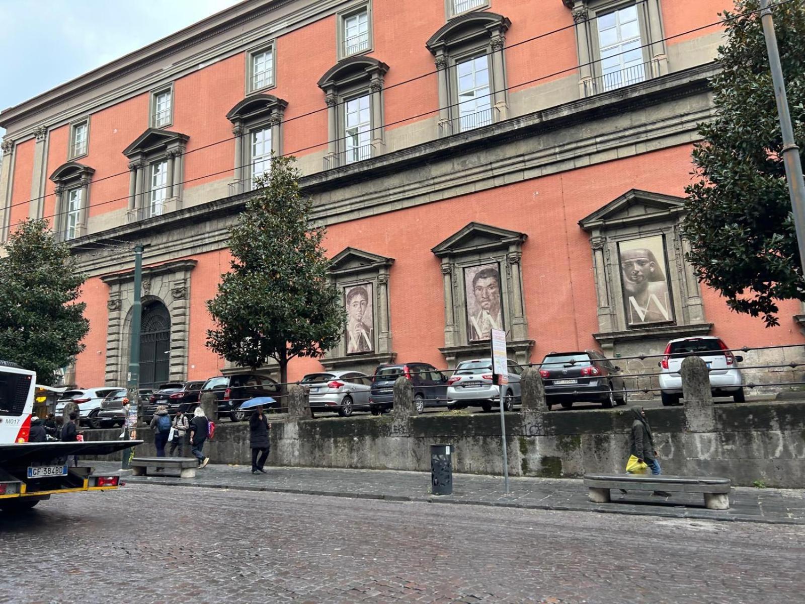B&B House Napoli Cavour Buitenkant foto